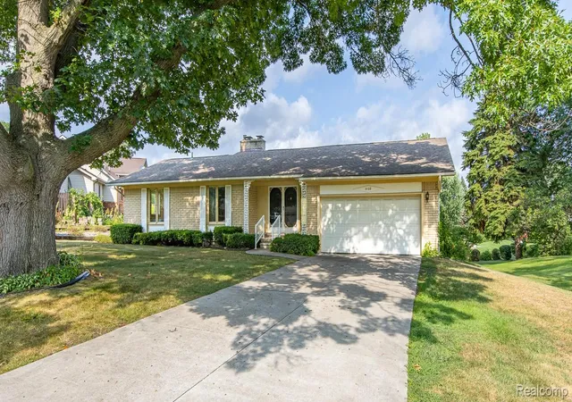 1st image of 3108 Schoolhouse Dr, Waterford, MI 48329 | MLS# 20261065261