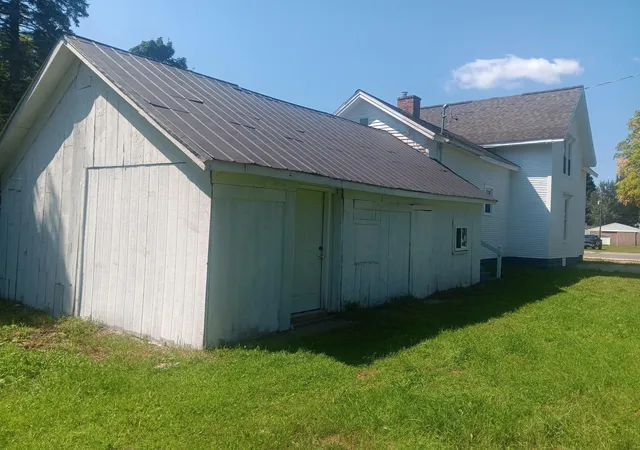 Photo 3 of Single family home for sale at 220 E State St, Mancelona, MI 49659 | MLS# 78080072438 | Listing updated on 2026-08-20