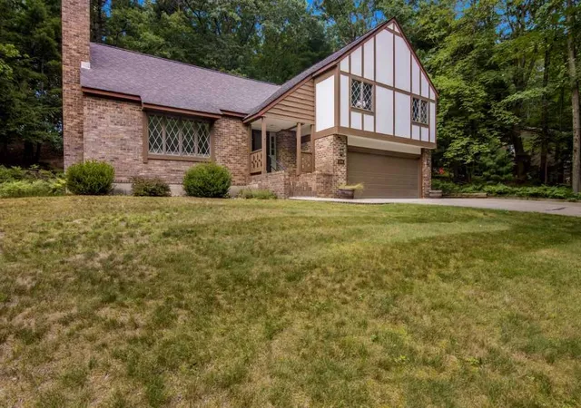 Photo 2 of Single family home for sale at 3706 Holiday Village Rd, Traverse City, MI 49686 | MLS# 77080072439 | Listing updated on 2026-08-30