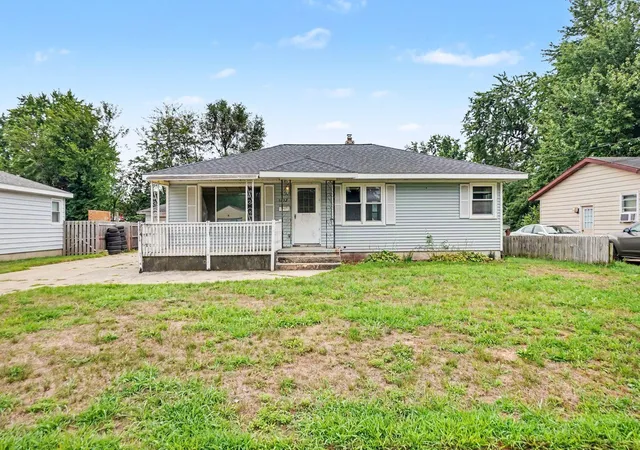 1st image of 1632 Chapel St Sw, Wyoming, MI 49519 | MLS# 65026043181