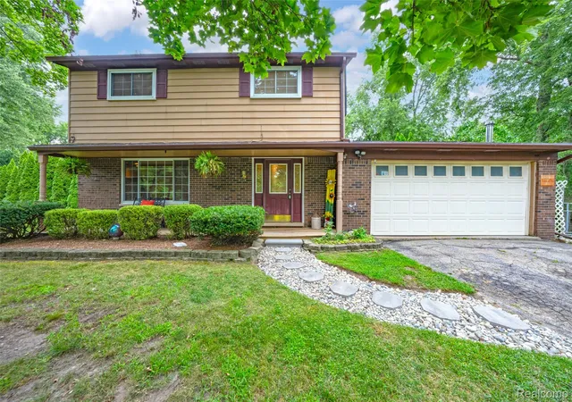 Photo 1 of Sale Pending at 4158 Cross Rd, White Lake, MI 48386 | MLS# 20261065269 | Listing updated on 2026-08-31