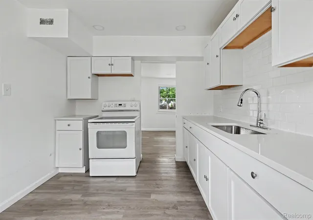 Photo 4 of Single family home for sale at 2637 Cascade Ct, Westland, MI 48186 | MLS# 20261065277 | Listing updated on 2026-09-12