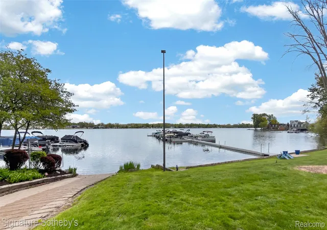2nd image of 875 S Pontiac Trl, Walled Lake, MI 48390