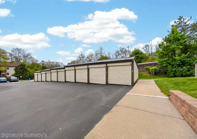 14th image of 875 S Pontiac Trl #B208, Walled Lake, MI 48390 | MLS# 20261065279