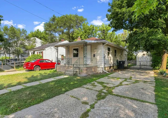 Photo 3 of Single family home for sale at 2622 Swayze St, Flint, MI 48503 | MLS# 5050218768 | Listing updated on 2026-08-17