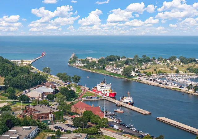 38th image of 529 Miller Dr #204, Grand Haven, MI 49417 | MLS# 71026043183