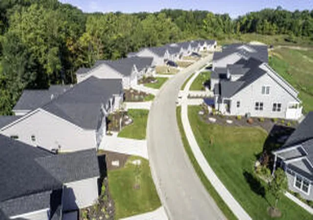 3rd image of 1389 Ctr Hl Rd SE, Lowell, MI 49331
