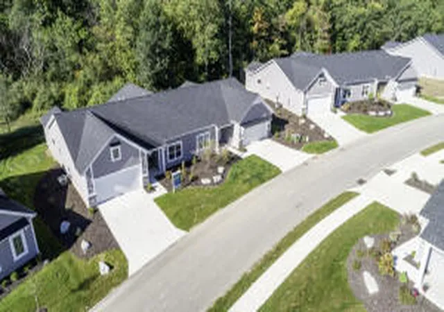 4th image of 1389 Ctr Hl Rd SE, Lowell, MI 49331