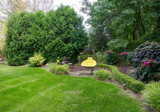 4th image of 2280 Ivy Hill Dr, Commerce Township, MI 48382 | MLS# 81026043185
