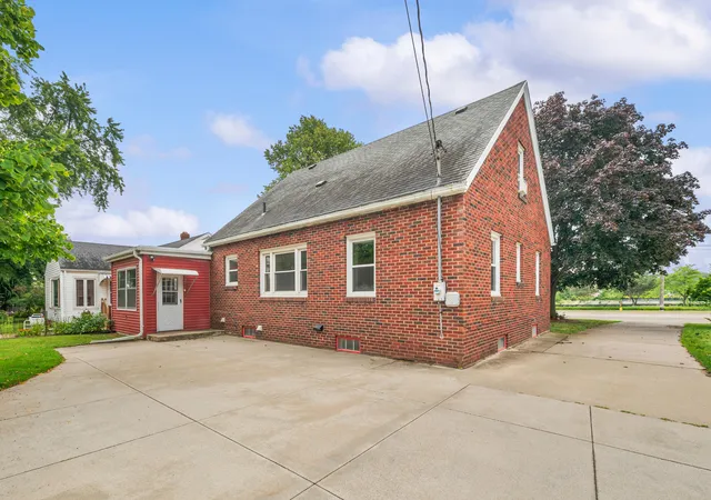 46th image of 1209 Napier Ave, Saint Joseph, MI 49085 | MLS# 69026043189