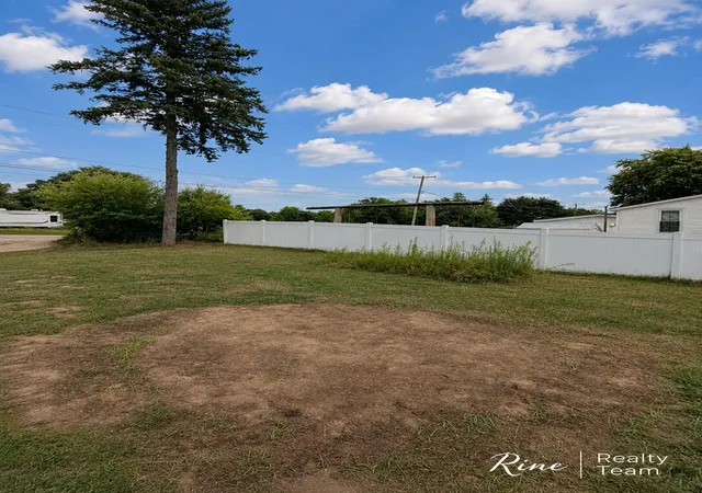 Photo 4 of Single family home for sale at 264 N Cass St, Morley, MI 49336 | MLS# 65026043190 | Listing updated on 2026-09-30