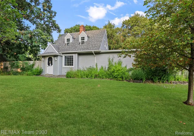 Photo 3 of Single family home for sale at 12930 Beech Daly Rd, Redford, MI 48239 | MLS# 20261065296 | Listing updated on 2026-08-18