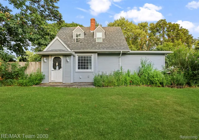 Photo 4 of Single family home for sale at 12930 Beech Daly Rd, Redford, MI 48239 | MLS# 20261065296 | Listing updated on 2026-08-18