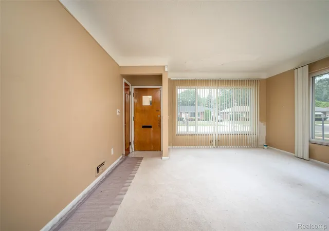 Photo 4 of Single family home for sale at 16786 Sprenger Ave, Eastpointe, MI 48021 | MLS# 20261065298 | Listing updated on 2026-08-18