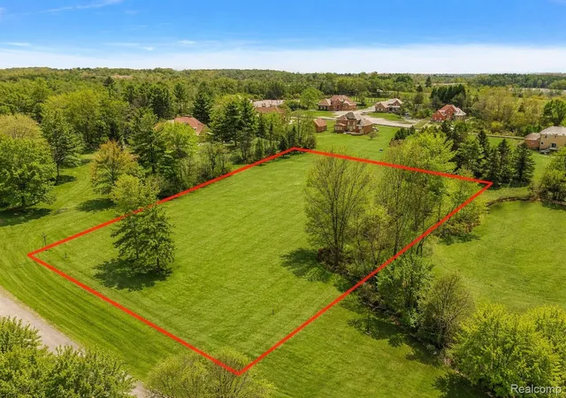 Photo 3 of Single family home for sale at 8267 Sandi Ln, Bruce Twp, MI 48065 | MLS# 20261065302 | Listing updated on 2026-08-18