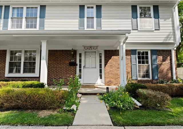 Listing Photo 3 - Condo for sale in building located at 42142 Roscommon St, Northville, MI 48167