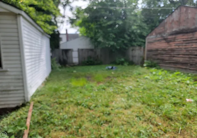 4th image of 19928 Washtenaw St, Harper Woods, MI 48225 | MLS# 58050218773