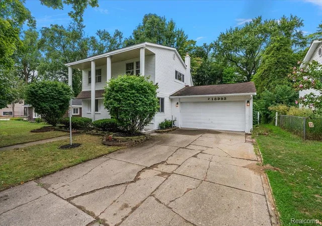 4th image of 18993 Brentwood St, Livonia, MI 48152 | MLS# 20261065303