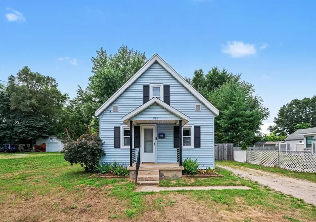 1st image of 933 Benjamin Ave Ne, Grand Rapids, MI 49503 | MLS# 65026043201