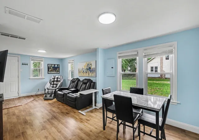 Photo 3 of Single family home for sale at 933 Benjamin Ave Ne, Grand Rapids, MI 49503 | MLS# 65026043201 | Listing updated on 2026-10-08