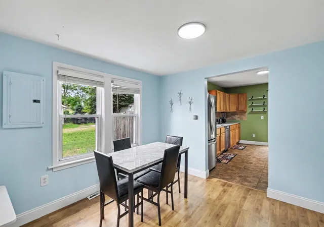 Photo 4 of Single family home for sale at 933 Benjamin Ave NE, Grand Rapids, MI 49503 | MLS# 65026043201 | Listing updated on 2026-10-08