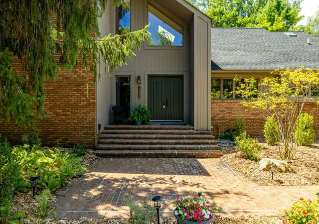 Photo 4 of Single family home for sale at 3447 River Pines Dr, Ann Arbor, MI 48103 | MLS# 81026043195 | Listing updated on 2026-08-17