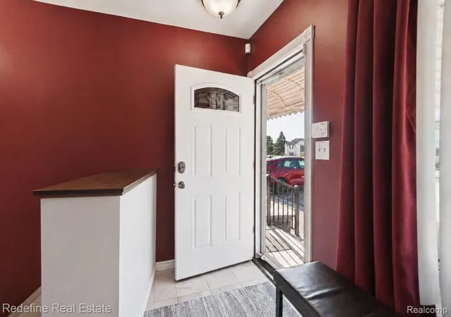 Listing Photo 4 - Condo for sale in building located at 50340 Helfer Blvd, Wixom, MI 48393