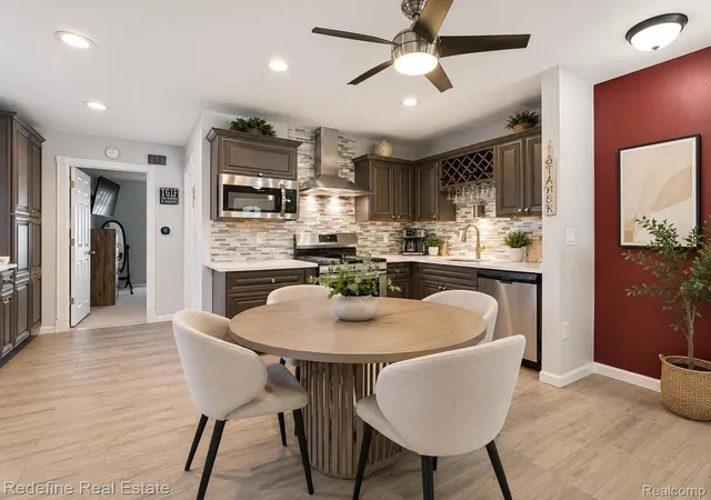 Listing Photo 5 - Condo for sale in building located at 50340 Helfer Blvd, Wixom, MI 48393