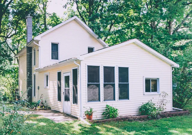 3rd image of 307 Railroad St, Leslie, MI 49251 | MLS# 55026043206
