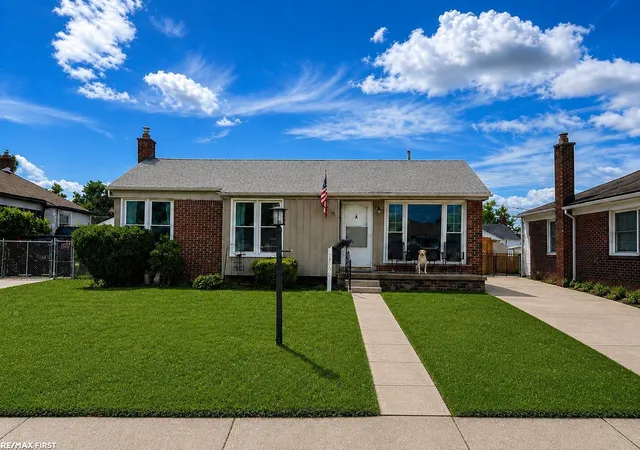 Photo 1 of Single family home for sale at 28059 Bohn St, Roseville, MI 48066 | MLS# 58050218790 | Listing updated on 2026-08-17