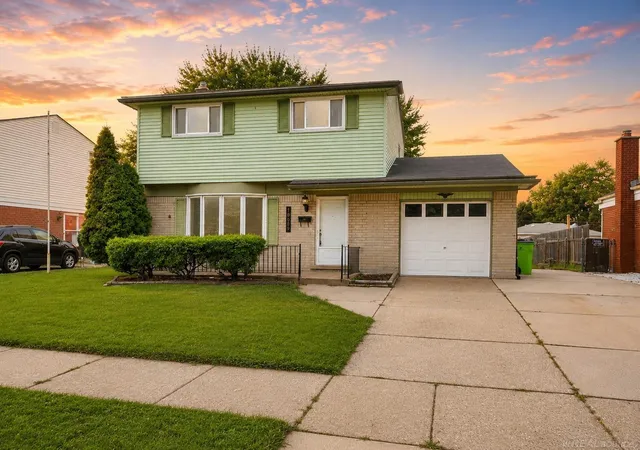 1st image of 30605 Hennigan St, Roseville, MI 48066 | MLS# 58050218793