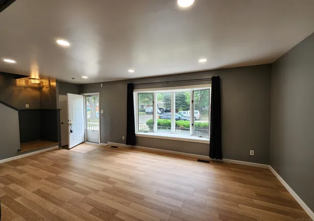 4th image of 30605 Hennigan St, Roseville, MI 48066 | MLS# 58050218793
