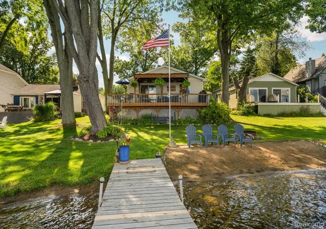 Photo 3 of Single family home for sale at 5958 Bullard Rd, Fenton, MI 48430 | MLS# 20261065348 | Listing updated on 2026-09-05