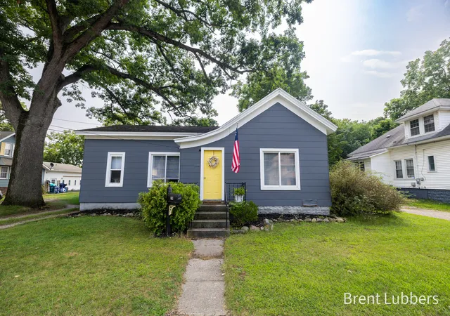1st image of 216 E Delaware St, Decatur, MI 49045 | MLS# 71026043216