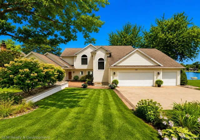 2nd image of 146 Castlewood Dr, Columbia Township Jackson, MI 49230 | MLS# 20261065357