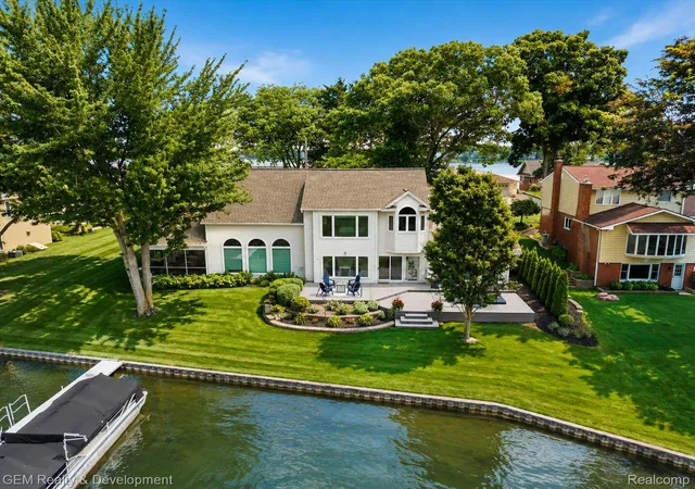 Photo 3 of Single family home for sale at 146 Castlewood Dr, Columbia Township Jackson, MI 49230 | MLS# 20261065357 | Listing updated on 2026-09-06