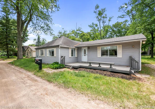 3rd image of 2374 Lakena Rd, West Bloomfield, MI 48324 | MLS# 20261065359