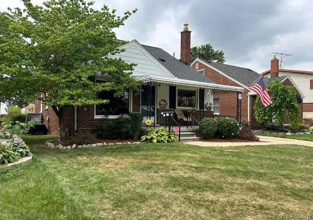 Photo 2 of Single family home for sale at 9976 Quandt Ave, Allen Park, MI 48101 | MLS# 20261065358 | Listing updated on 2026-09-09
