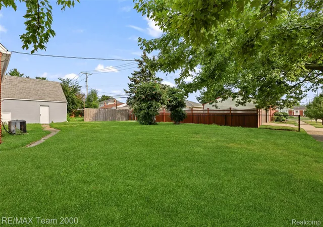 Photo 4 of Single family home for sale at 14641 Moran Rd, Allen Park, MI 48101 | MLS# 20261065361 | Listing updated on 2026-09-30