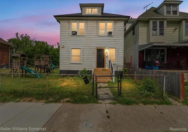 Photo 1 of Single family home for sale at 220 W Buena Vista St, Highland Park City Wayne, MI 48203 | MLS# 20261065364 | Listing updated on 2026-08-31