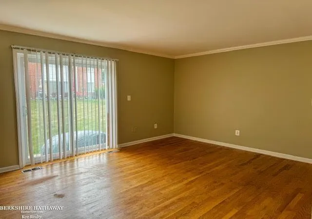 Photo 3 of Condo for sale at 8735 Sterling St, Center Line, MI 48015 | MLS# 58050218800 | Listing updated on 2026-08-17
