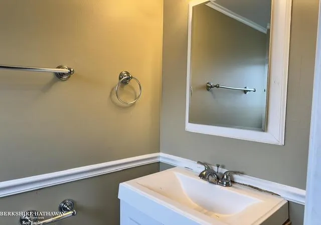 Photo 4 of Condo for sale at 8735 Sterling St, Center Line, MI 48015 | MLS# 58050218800 | Listing updated on 2026-08-17