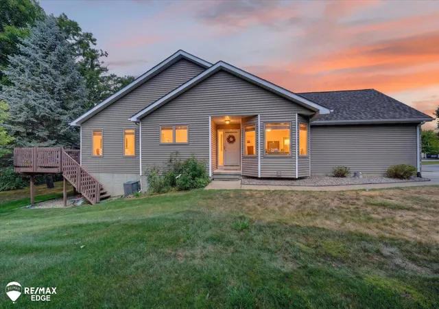 1st image of 1137 Jenna Dr, Davison, MI 48423 | MLS# 5050218801