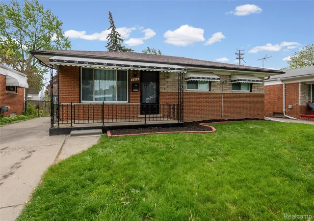 Photo 2 of Single family home for sale at 7218 Superior, Center Line City Macomb, MI 48015 | MLS# 20261065367 | Listing updated on 2026-08-27