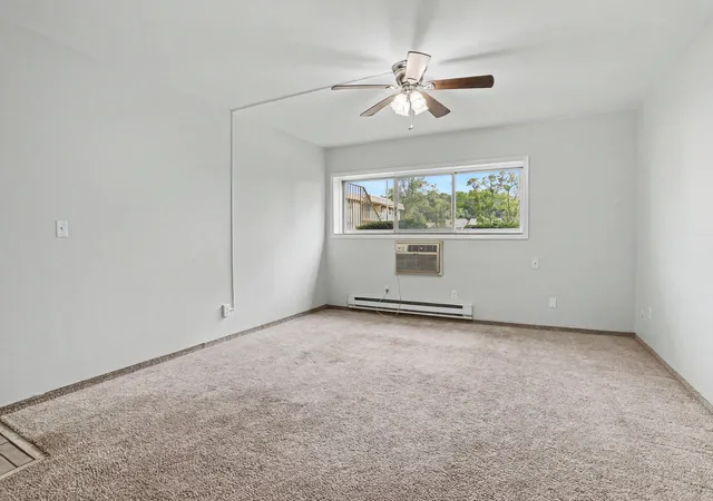 Listing Photo 4 - Condo for sale in building located at 722 W Kilgore Rd, Kalamazoo, MI 49008 - Unit #102