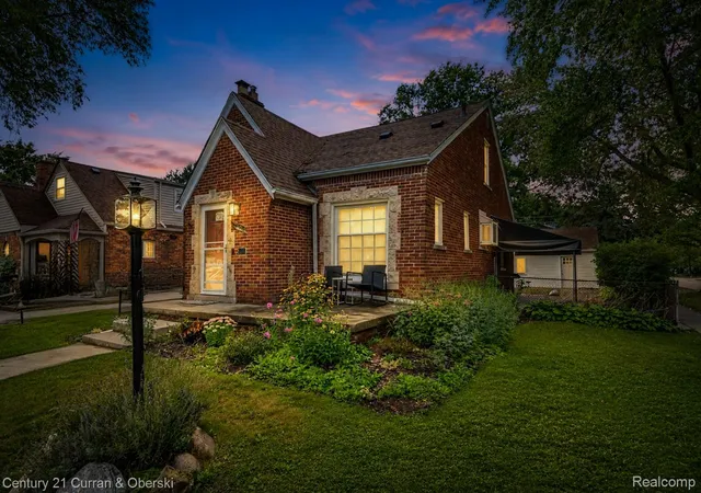 Photo 1 of Single family home for sale at 2100 Lancaster St, Grosse Pointe Woods, MI 48236 | MLS# 20261065379 | Listing updated on 2026-09-13