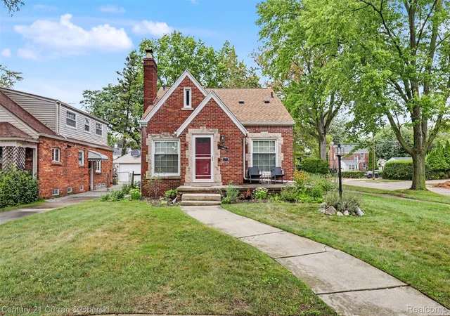 Photo 2 of Single family home for sale at 2100 Lancaster St, Grosse Pointe Woods, MI 48236 | MLS# 20261065379 | Listing updated on 2026-09-13