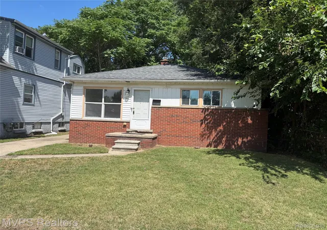 Photo 1 of Single family home for sale at 1967 Garrick Ave, Warren, MI 48091 | MLS# 20261065381 | Listing updated on 2026-09-09