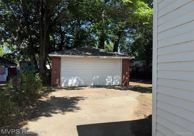 Photo 3 of Single family home for sale at 1967 Garrick Ave, Warren, MI 48091 | MLS# 20261065381 | Listing updated on 2026-09-09