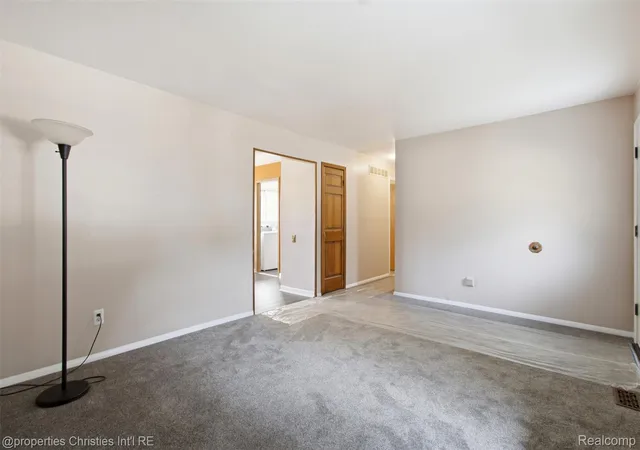 Photo 4 of Single family home for sale at 2814 Warrior Dr, Wixom City Oakland, MI 48393 | MLS# 20261065383 | Listing updated on 2026-08-22
